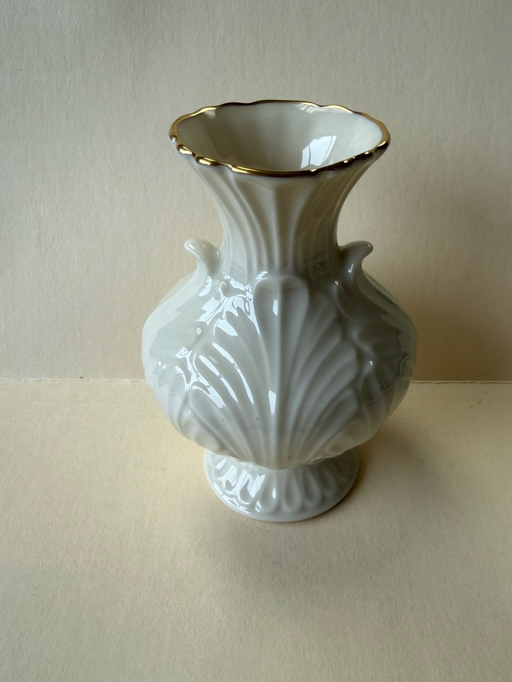 Vintage Lenox 24K Gold Trim Elfin Collector Leaf Pattern USA Bud Vase.